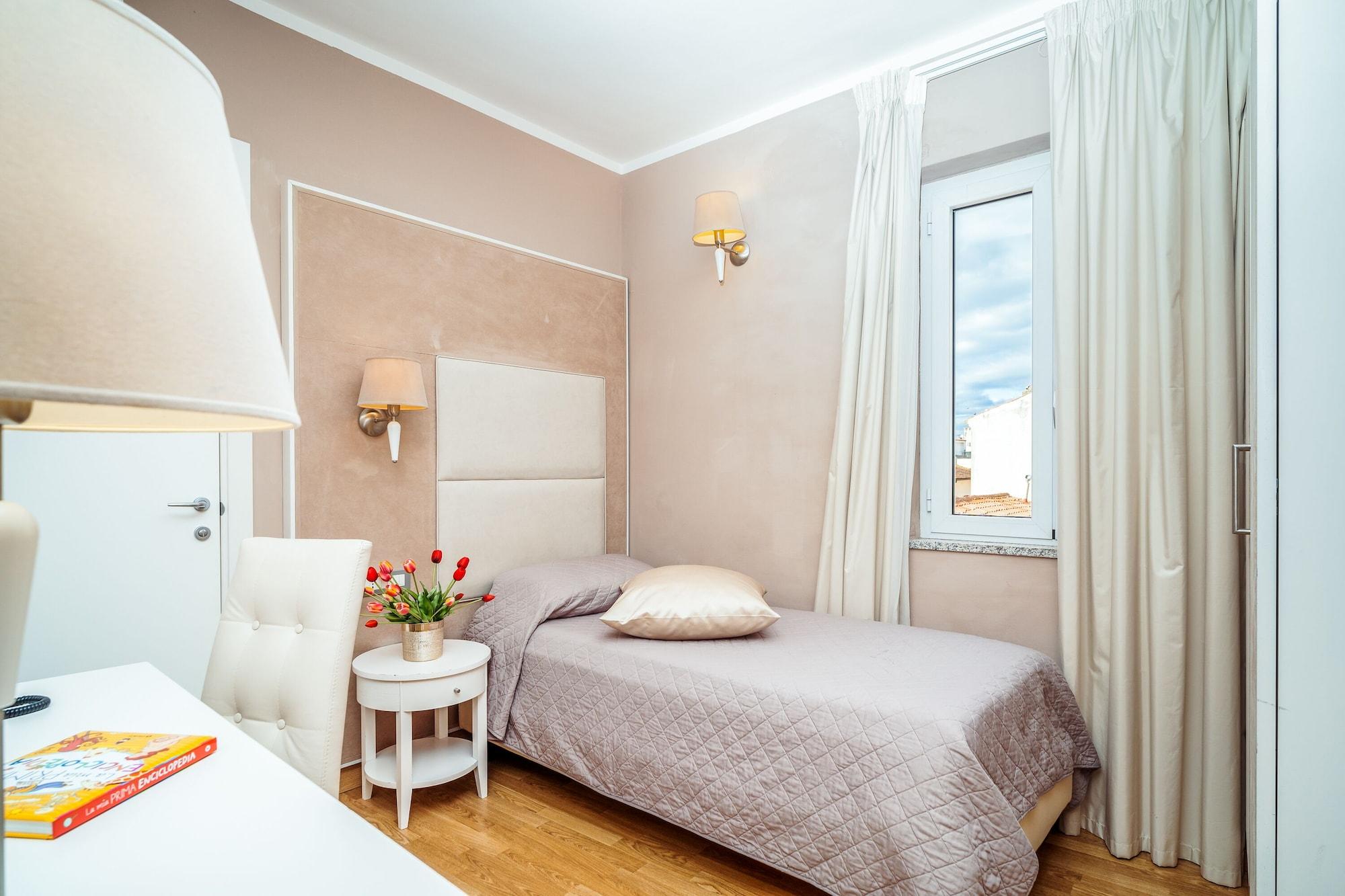 Hotel Centrale Ольбия Экстерьер фото
