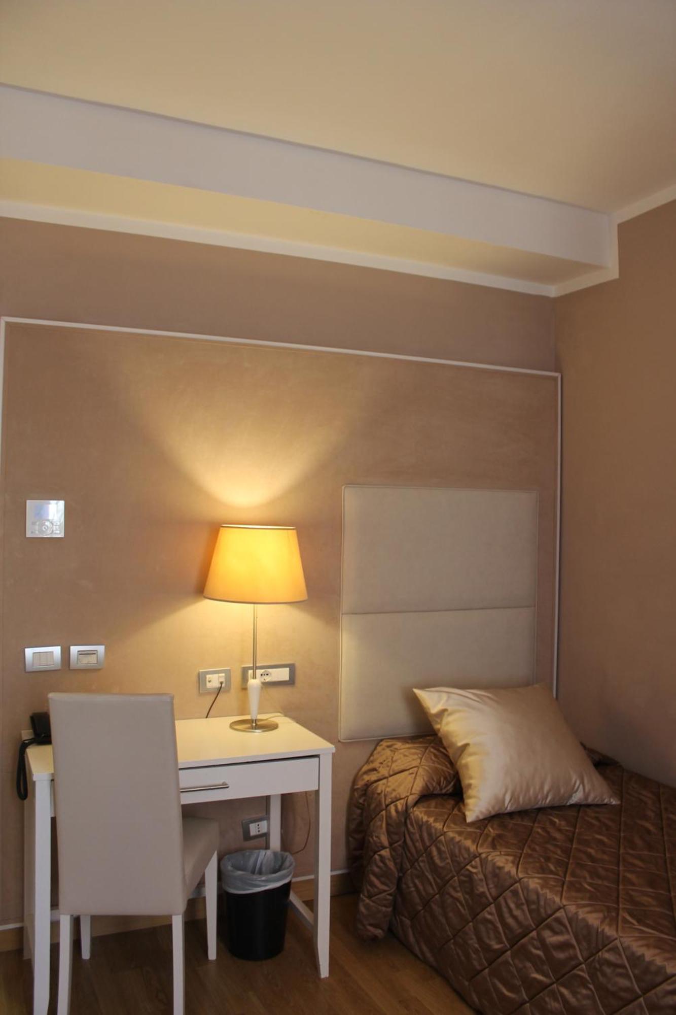 Hotel Centrale Ольбия Экстерьер фото