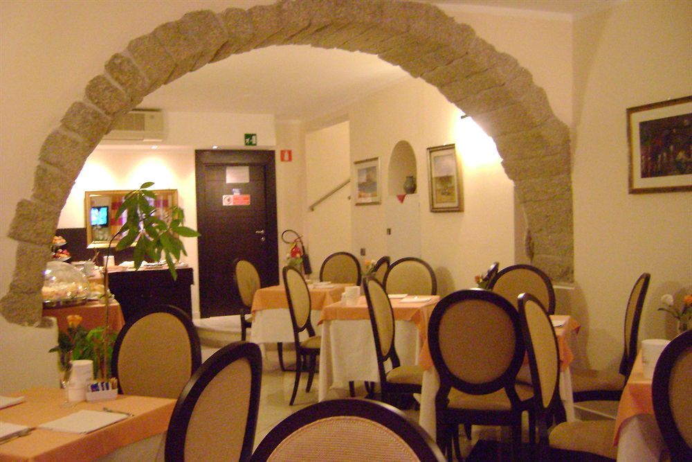 Hotel Centrale Ольбия Экстерьер фото
