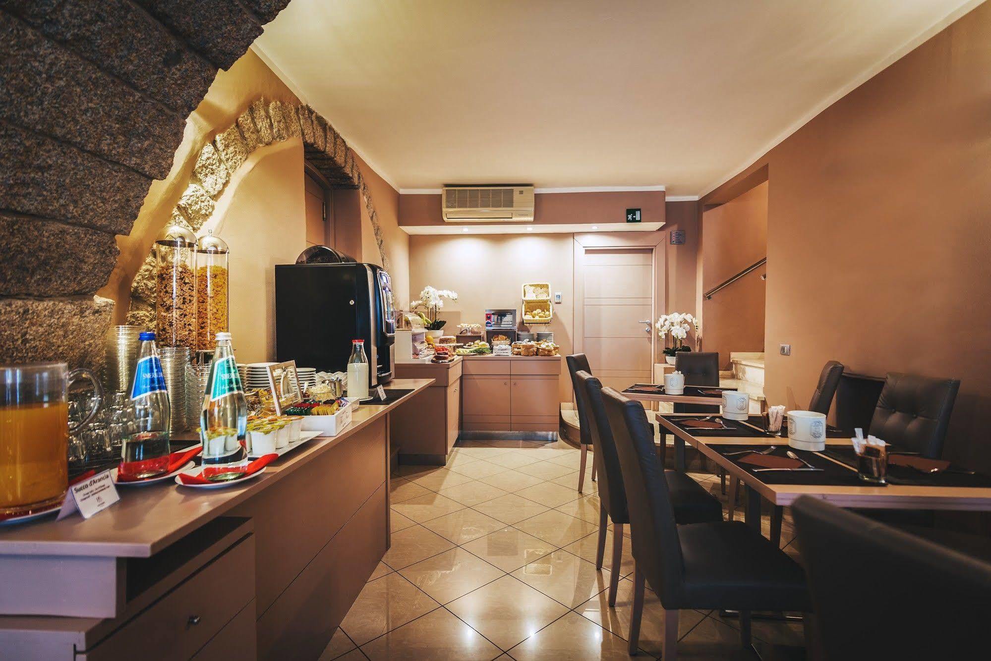 Hotel Centrale Ольбия Экстерьер фото